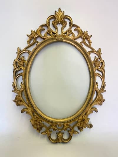Gold Decorative Oval Frame (no glass)