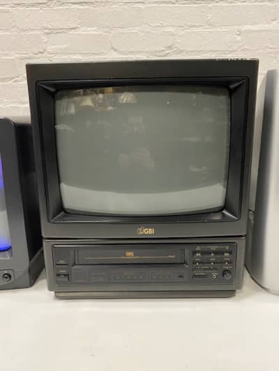 Fully Working Colour GBI TV With (Non Practical) VHS Player (13