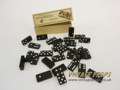 28 Dominoes & Box