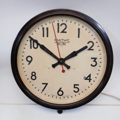 Working Vintage Bakelite Smiths Clock (With Red Sweeping Second Hand) (Diameter 37cm)
