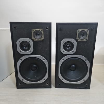 Black Pioneer Retro Speaker