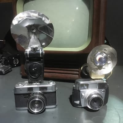 Vintage Camera With Flash Unit (Non Practical)