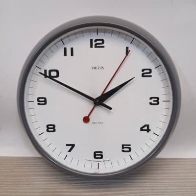 Working Vintage Industrial Smiths Sectric Office Clock (Diameter 28cm)
