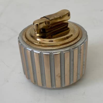 Retro 1960's / 1970's Cigarette Lighter