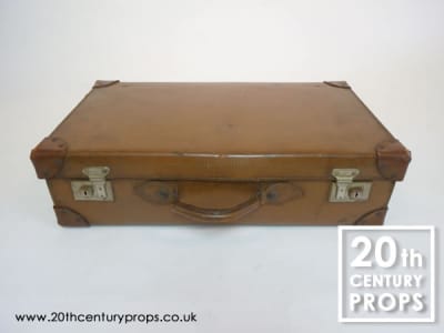 Vintage leather suitacse