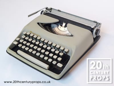 Non Practical Vintage REMINGTON Typewriter