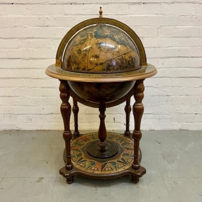 Vintage Globe Drinks Bar