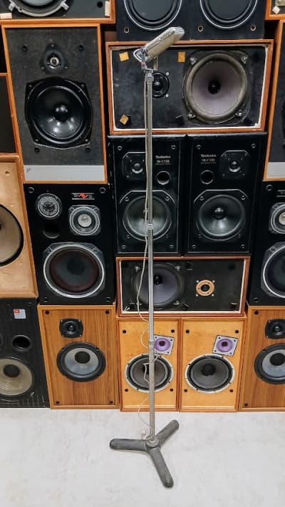 Vintage Mic On Stand (Non Practical)