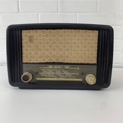 Retro Philips Radio (Non Practical)