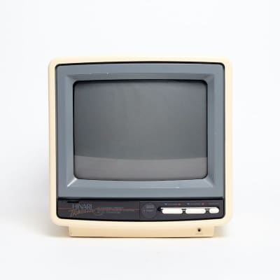 Fully Working Colour Hinari Traveller CT16 TV (9.5