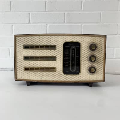 Retro Radio  (Non Practical)