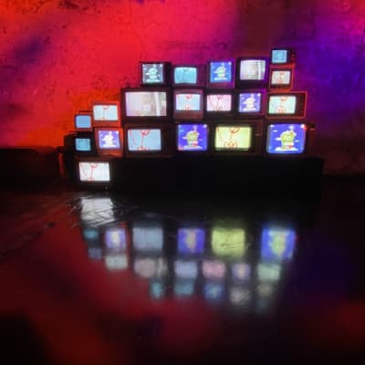 Fully Working Vintage TV Wall With Multiple AV Feeds