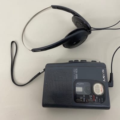 Sony TCM-395V Cassette-Corder Walkman With Headphones