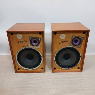Wharfedale Denton 2 Retro Wooden Speaker (Non Practical)