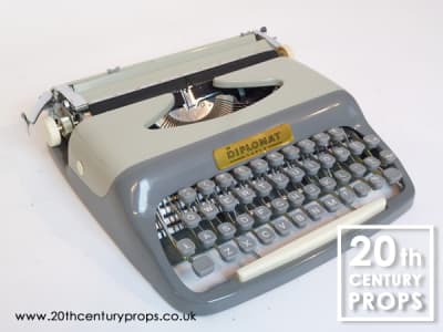 Non Practical Vintage DIPLOMAT Typewriter