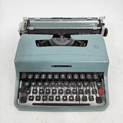 Fully Working Olivetti Lettera 32 Typewriter