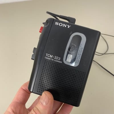 Sony TCM-323 Cassette-Corder Walkman With Headphones