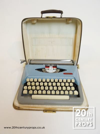 Non Practical Vintage Typewriter With Carry Case