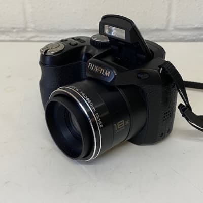 Fully Working Fujifilm Digital Camera With Working Flash (2010)