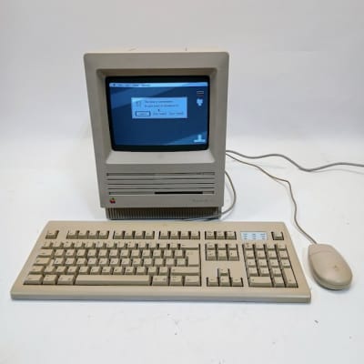 Working Retro Apple Mac Computer With Keyboard & Mouse (1980)
