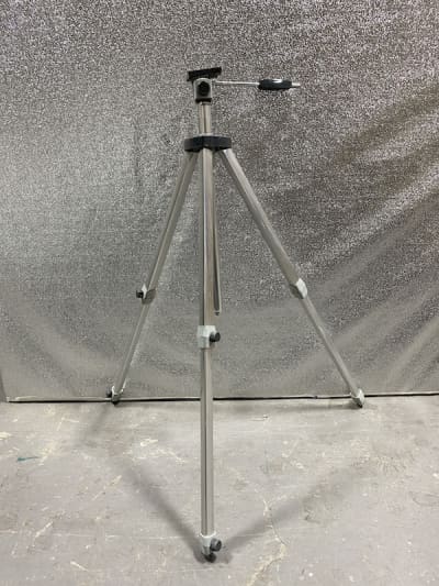 Extendable Vintage Camera Tripod