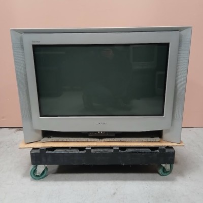Fully Working Sony Trinitron Colour TV (32