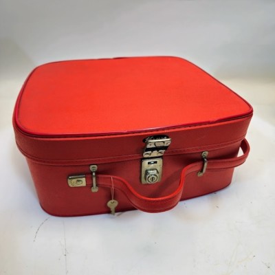Vintage Coral Vanity Case