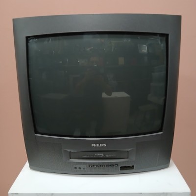 Fully Working Grey Philips Colour TV With VHS Player (19.5