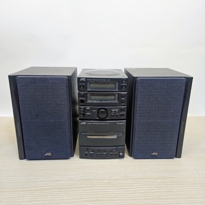 JVC CD/Cassette/Radio Stereo With Speakers