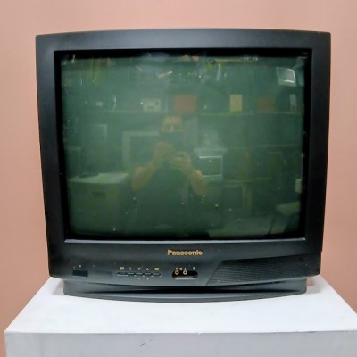 Fully Working Black Panasonic Colour TV (20