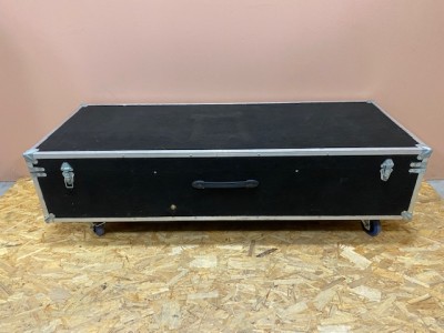 Rectangular Low Flight Case On Wheels