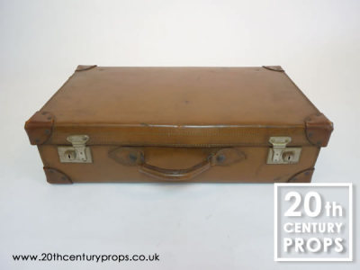 Vintage leather suitacse