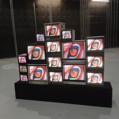 Stack Of 16 Fully Working CRT Monitors & TV's