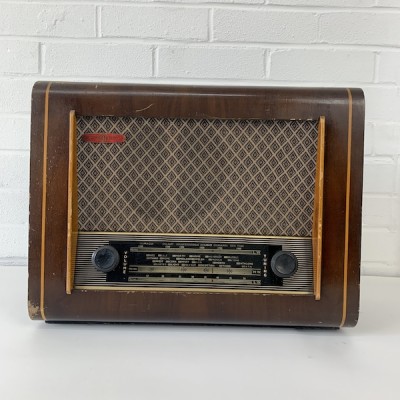 Vintage PYE Radio (Non Practical)