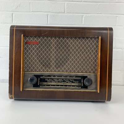 Vintage PYE Radio (Non Practical)