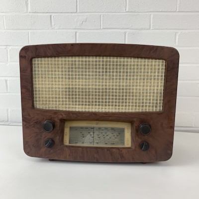 Vintage Radio Rentals Radio Model 204