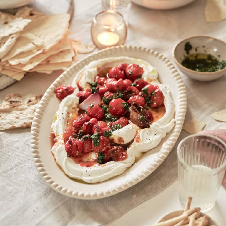 Labneh mit gerösteten harissa-Honigtomaten