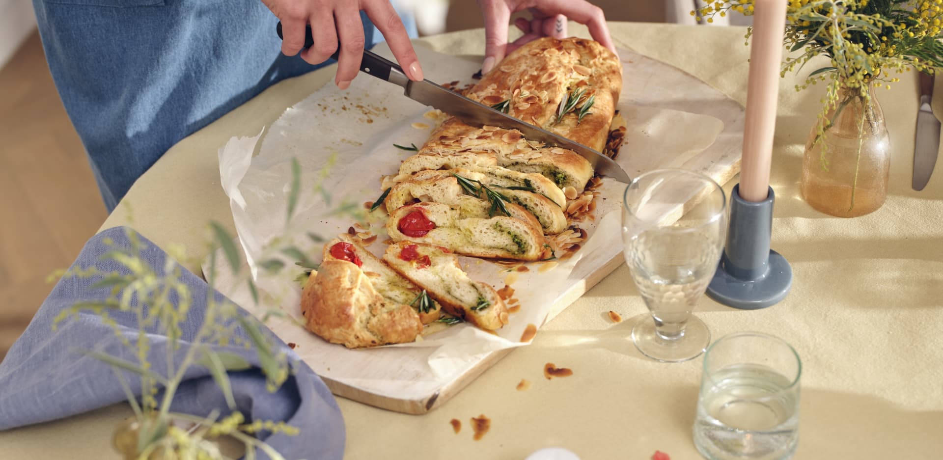 Hartige paasstol met Looye Honingtomaten en pesto