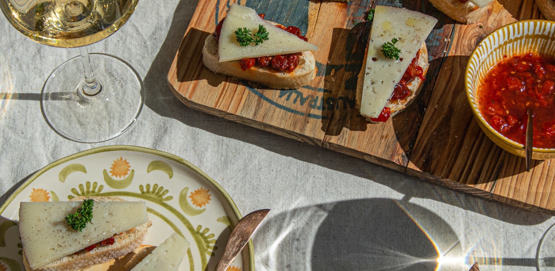 Pincho Española mit Looye Honigtomaten, Chorizo-Marmelade und Manchego