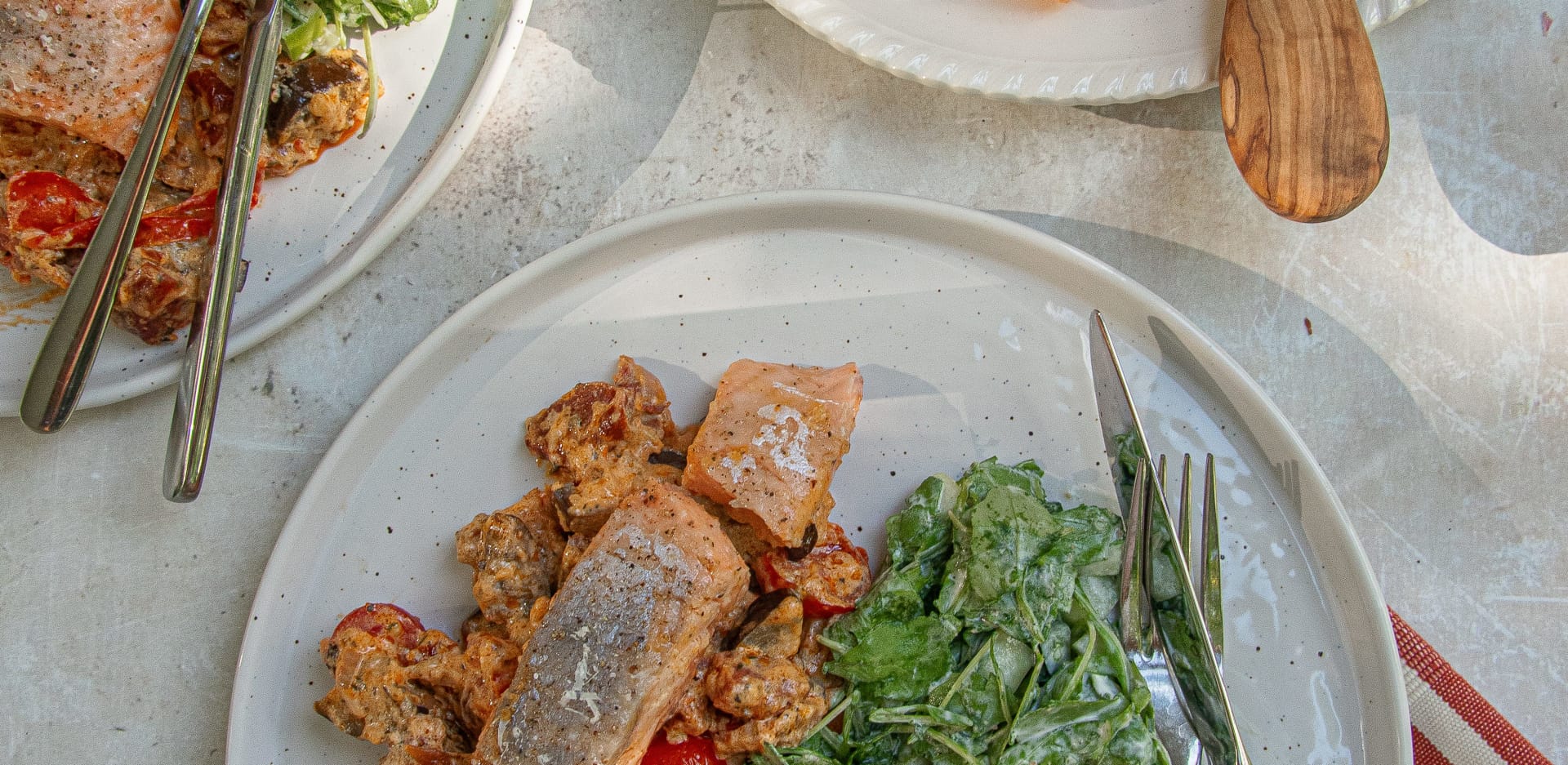 Zalm uit de oven met Looye Honingtomatensaus en chorizo 