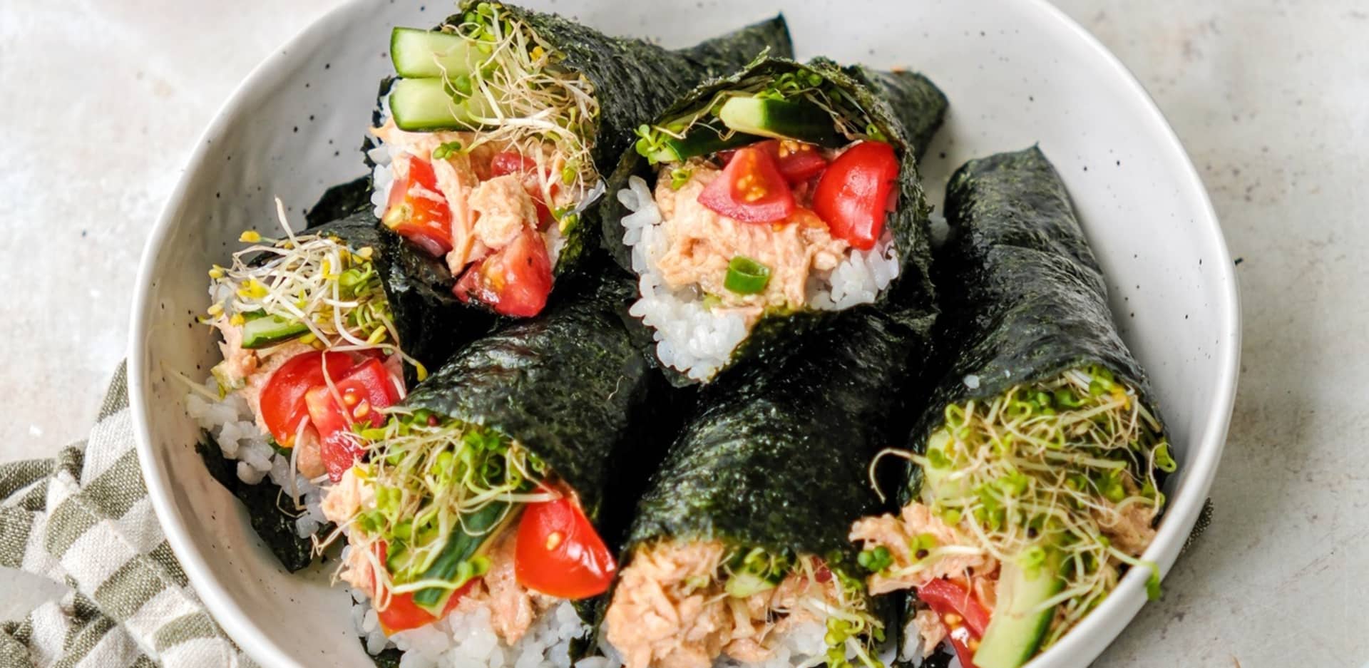 Temaki met spicy misozalm en Looye Honingtomaten