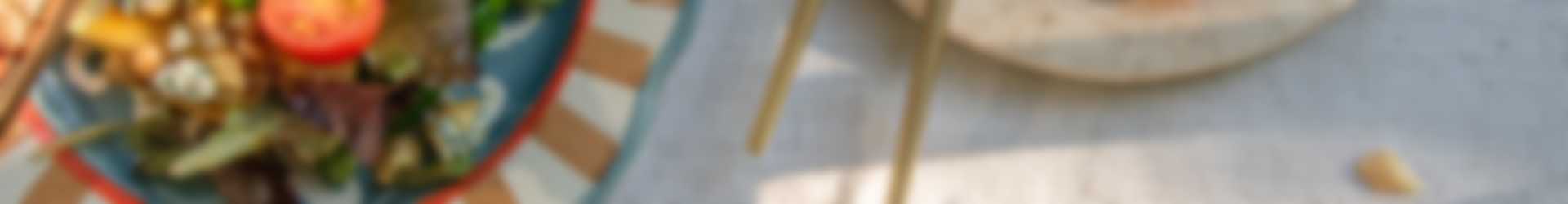 Salat mit Looye Honigtomaten, Birne, Blauschimmelkäse, Balsamico und Erdnüssen     