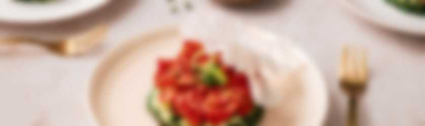 Tomaten-Tatar aus Joyn Tomaten und Sesam-Mayonnaise 