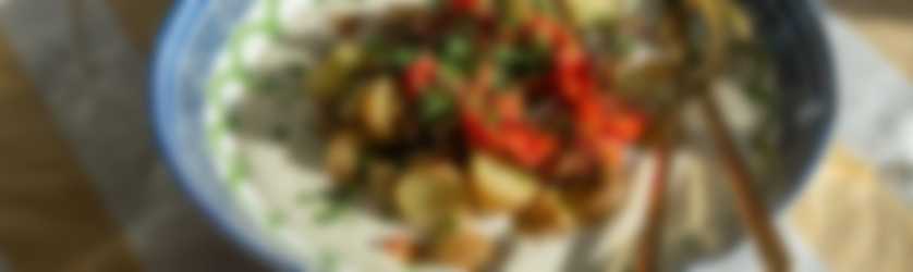 Griechische Ofenkartoffeln mit karamellisierten Looye Honigtomaten & Whipped Feta  