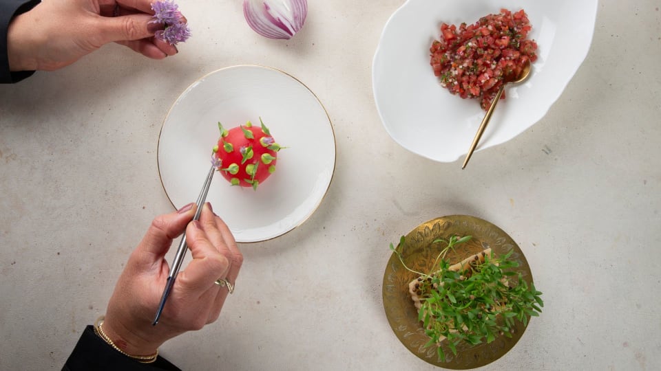 Tomaten Salsa Kolumbiana (gefüllte Tomate mit Salsa) von Julia Komp