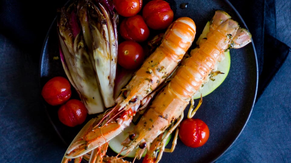 Langoustines met roodlof, Honingtomaten en appel