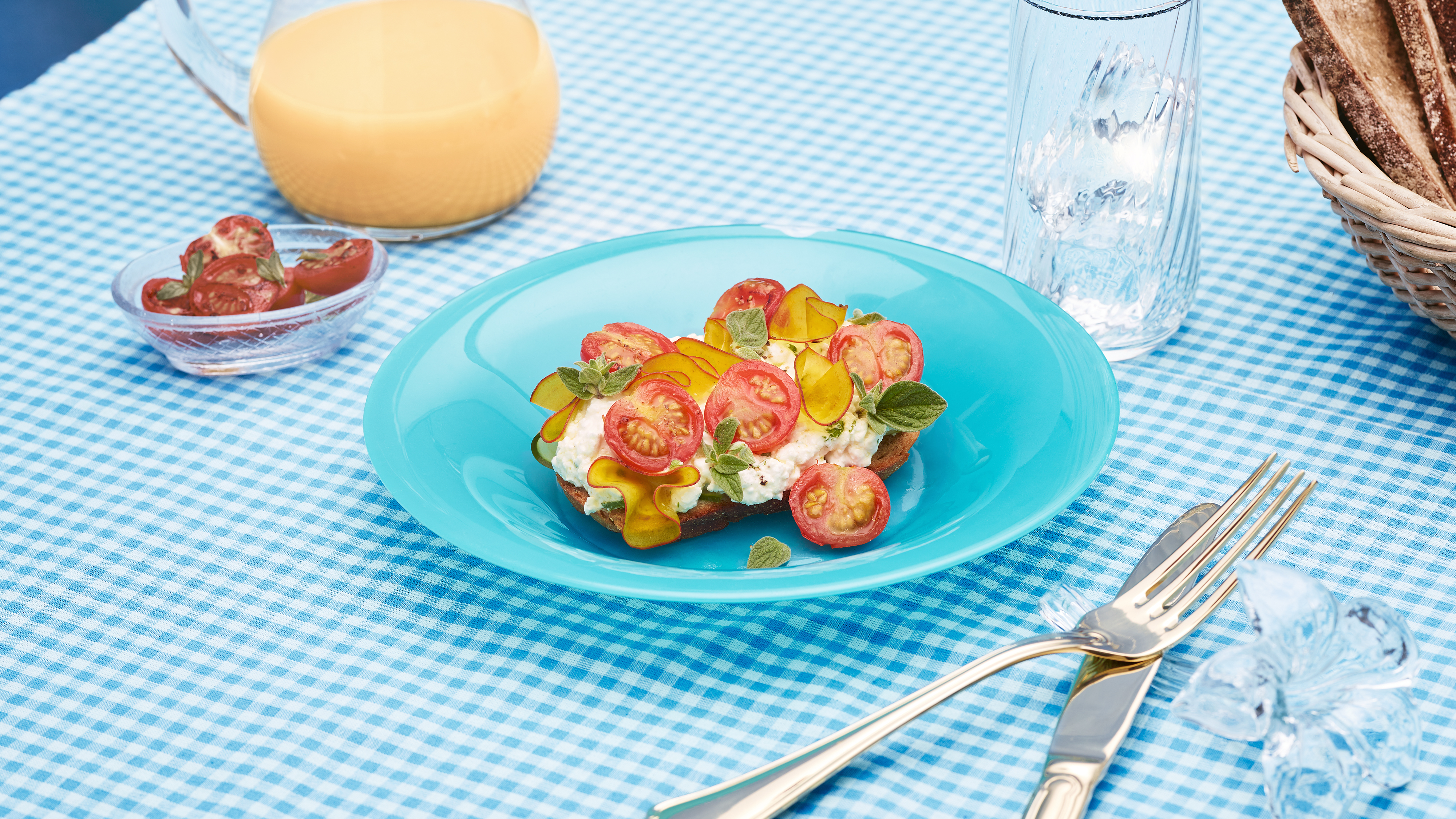 Hüttenkäse tomaten toast