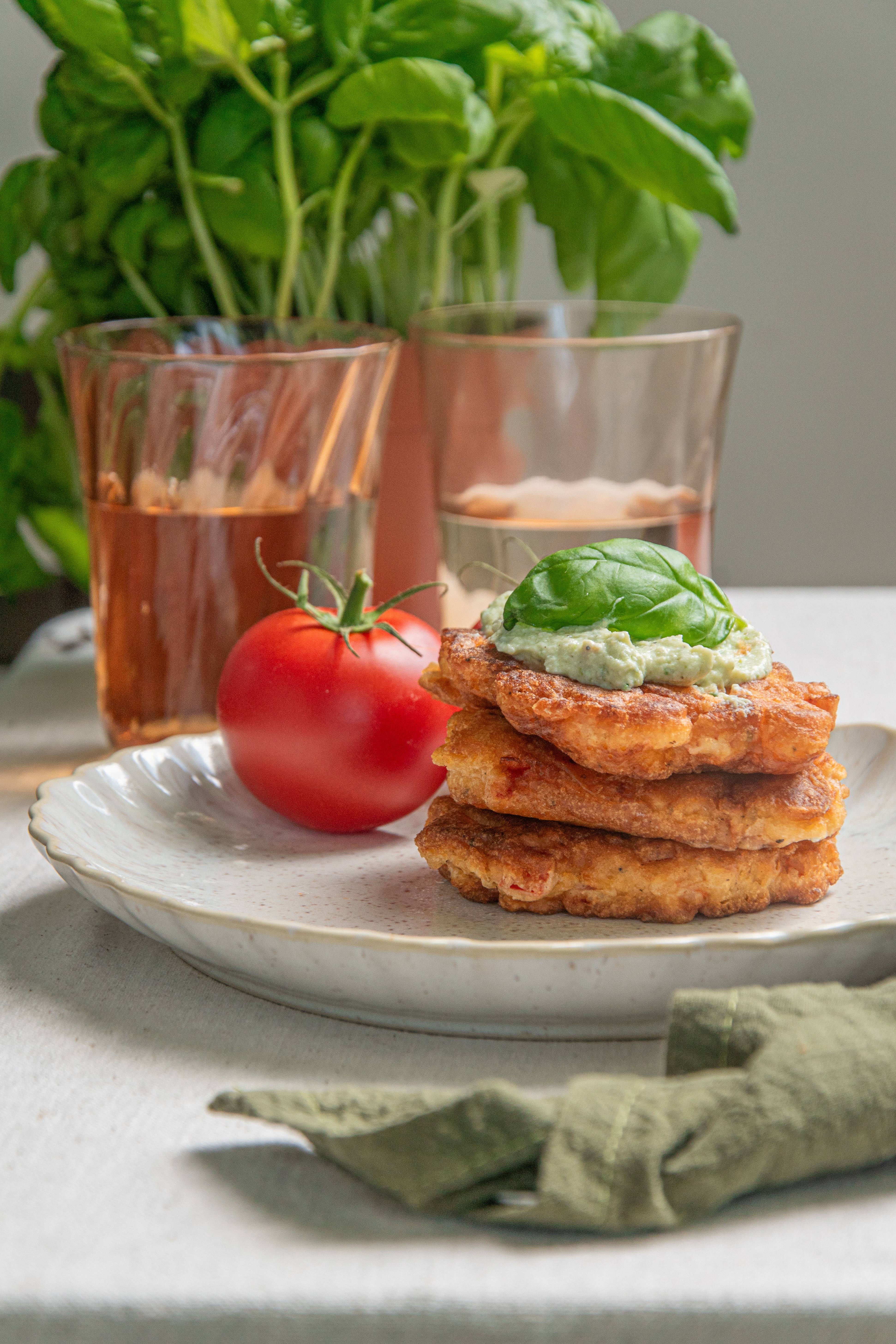 Looye Joyn tomatenkoekjes met groene-pesto ricotta