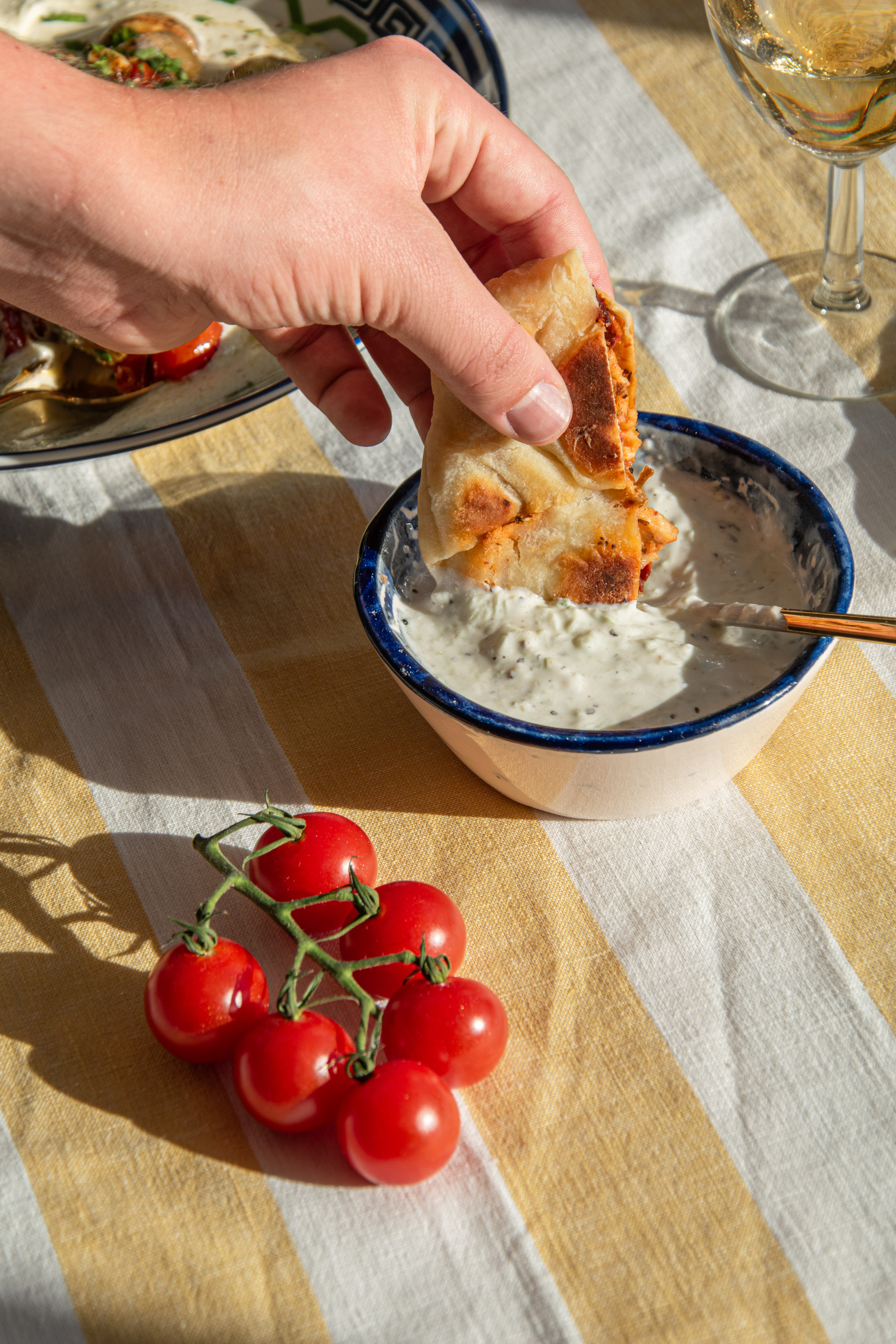 Gefüllte Pitas mit Looye Honigtomaten, getrockneten Tomaten, Frischkäse & Hähnchen