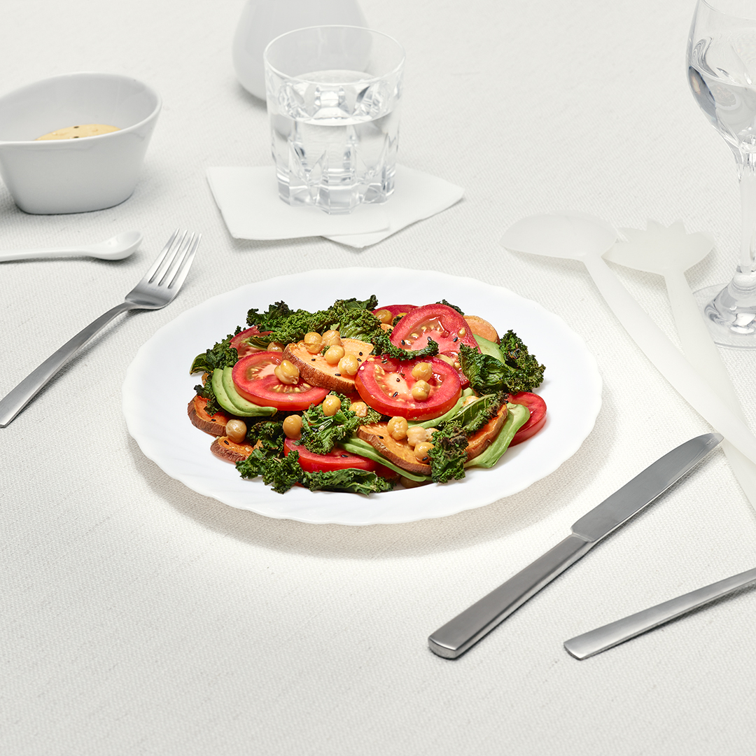 Winterse salade met knapperige boerenkool en Looye JOYN tomaten